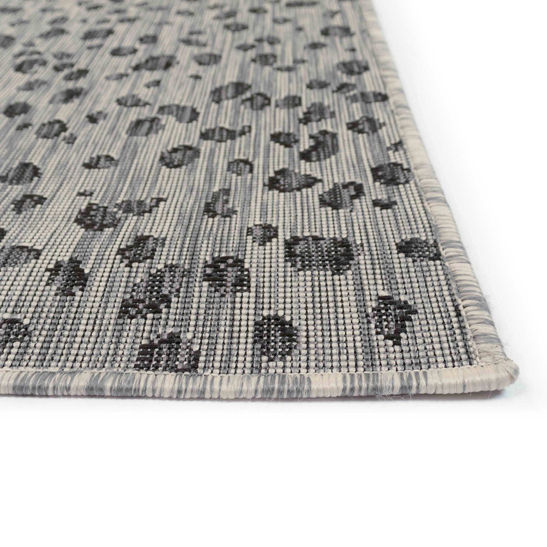 Liora Manne Carmel Leopard Indoor/Outdoor Rug Swimsuits For All