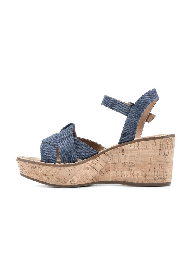 White Mountain Simple Wedge Sandal, , alternate image number 3
