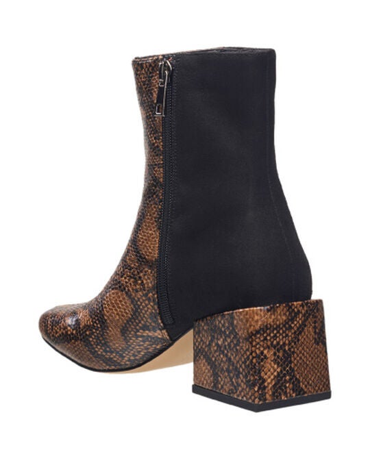 Toni Bootie, , on-hover image number null