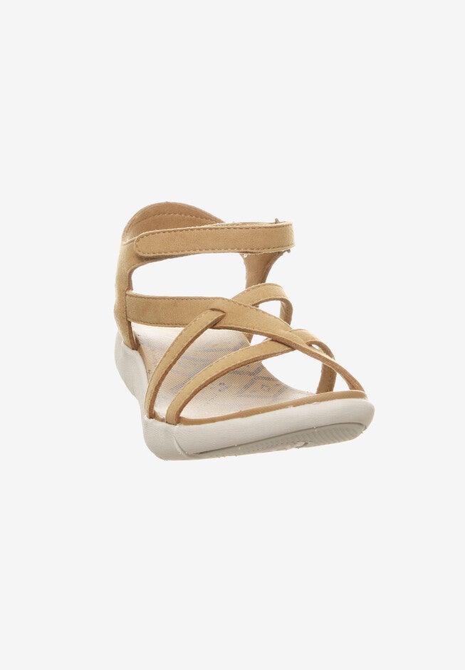 Lydia Sandal , , alternate image number null
