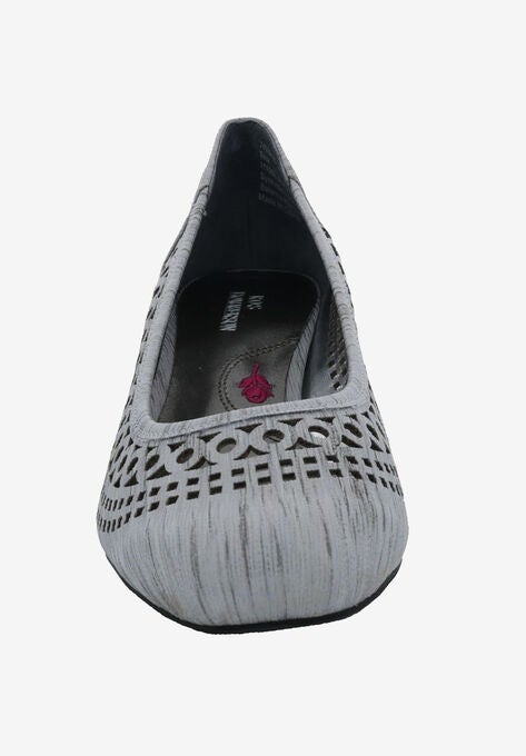 Tina Flat, , alternate image number null