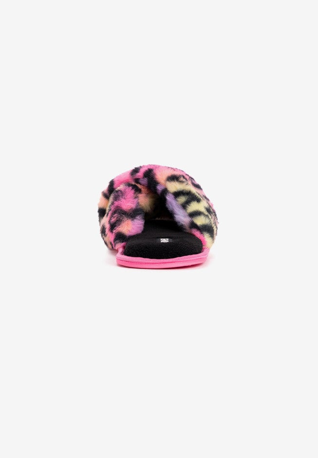 Lara Slipper, , on-hover image number null