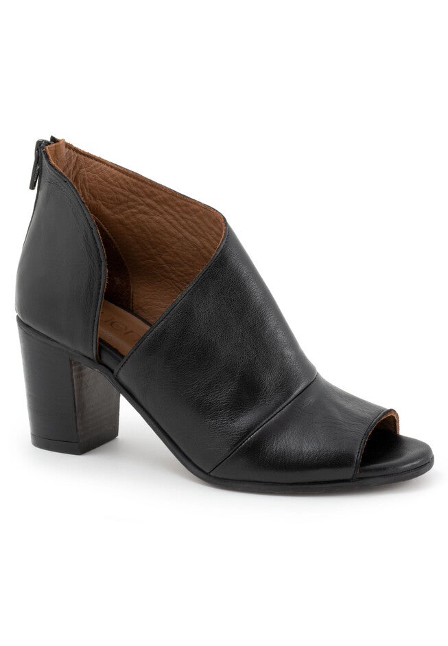 Usher Pump, BLACK, hi-res image number null