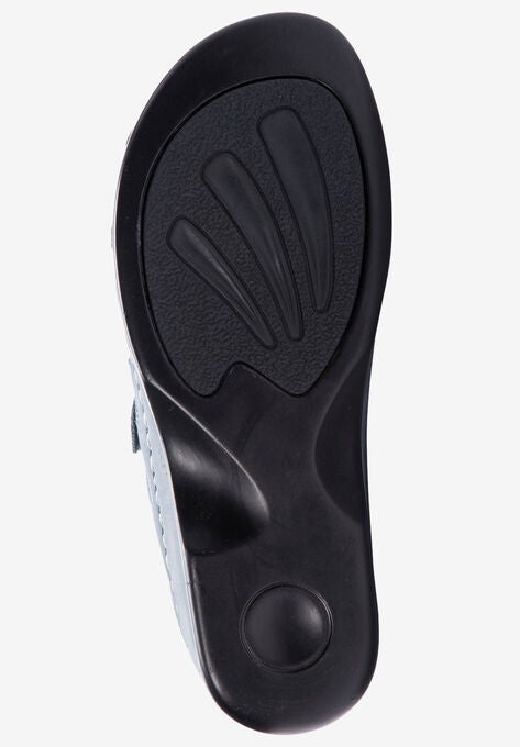 Kylie Sandal , , alternate image number null