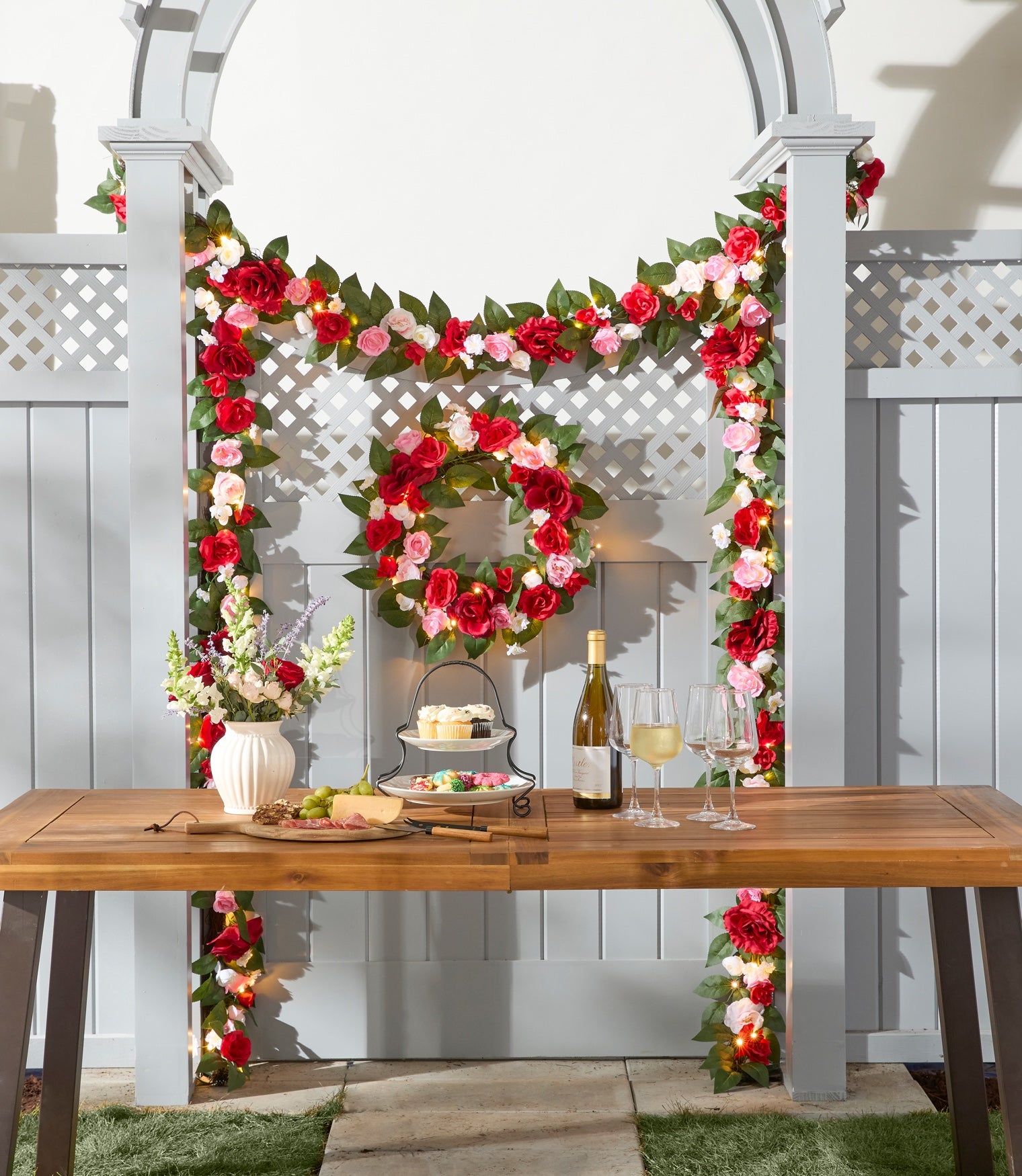 2-Tier Serving Set with Wire Stand image number 1