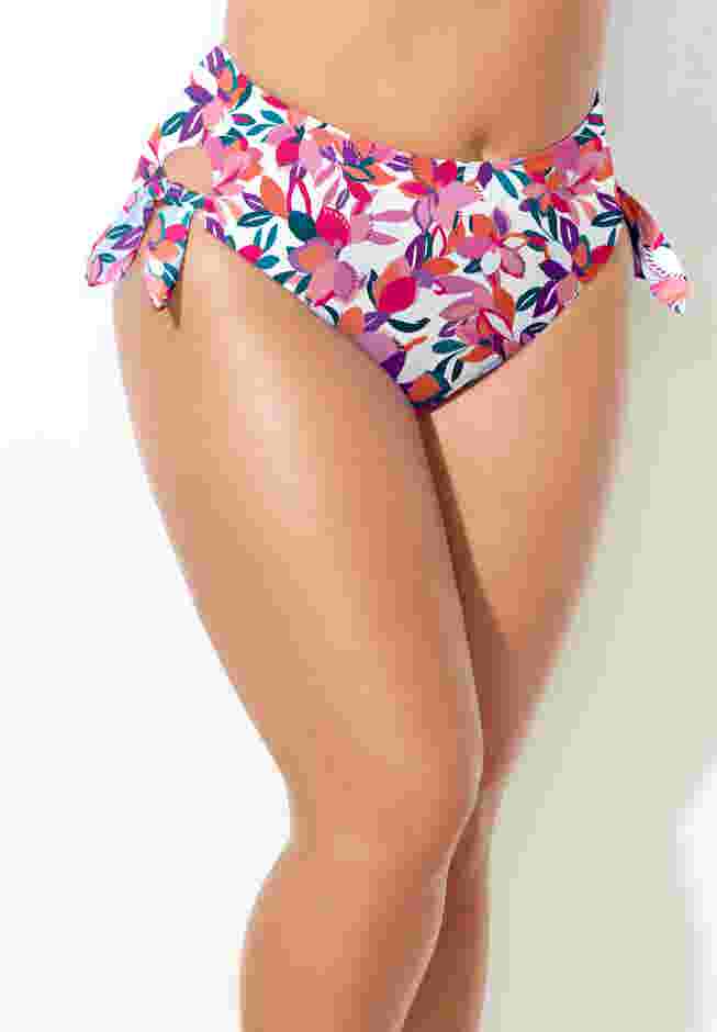 Bow High Waist Brief image number 0