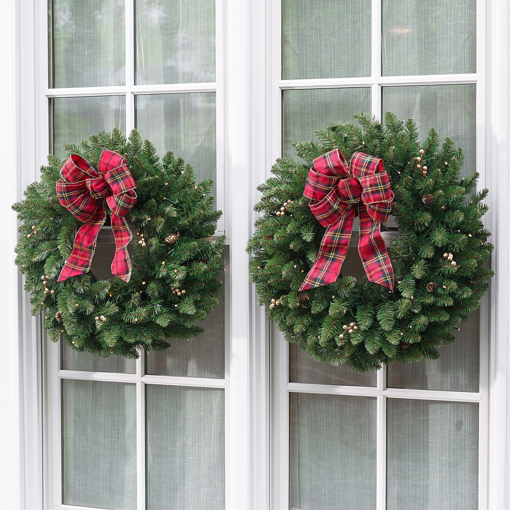 Large Pre-Lit Double-Sided Wreath image number 1
