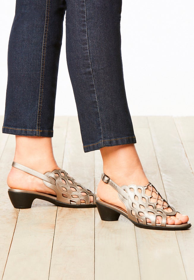 The Brooks Shootie image number 7