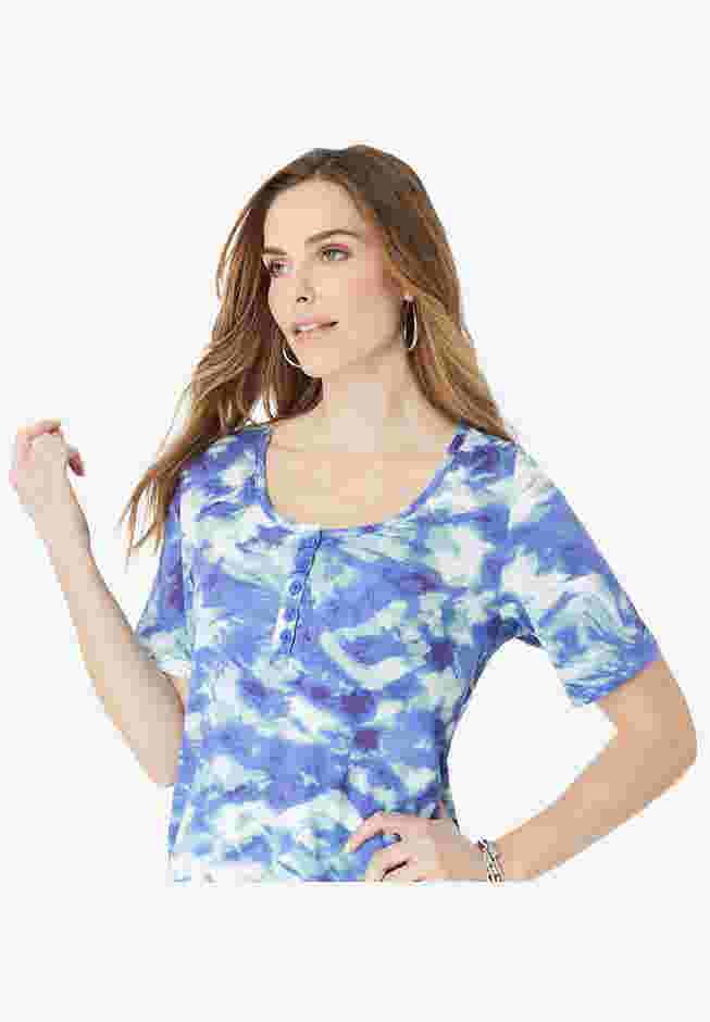 Plus Size 2-Piece Printed Henley Top and Capri Set image number 3