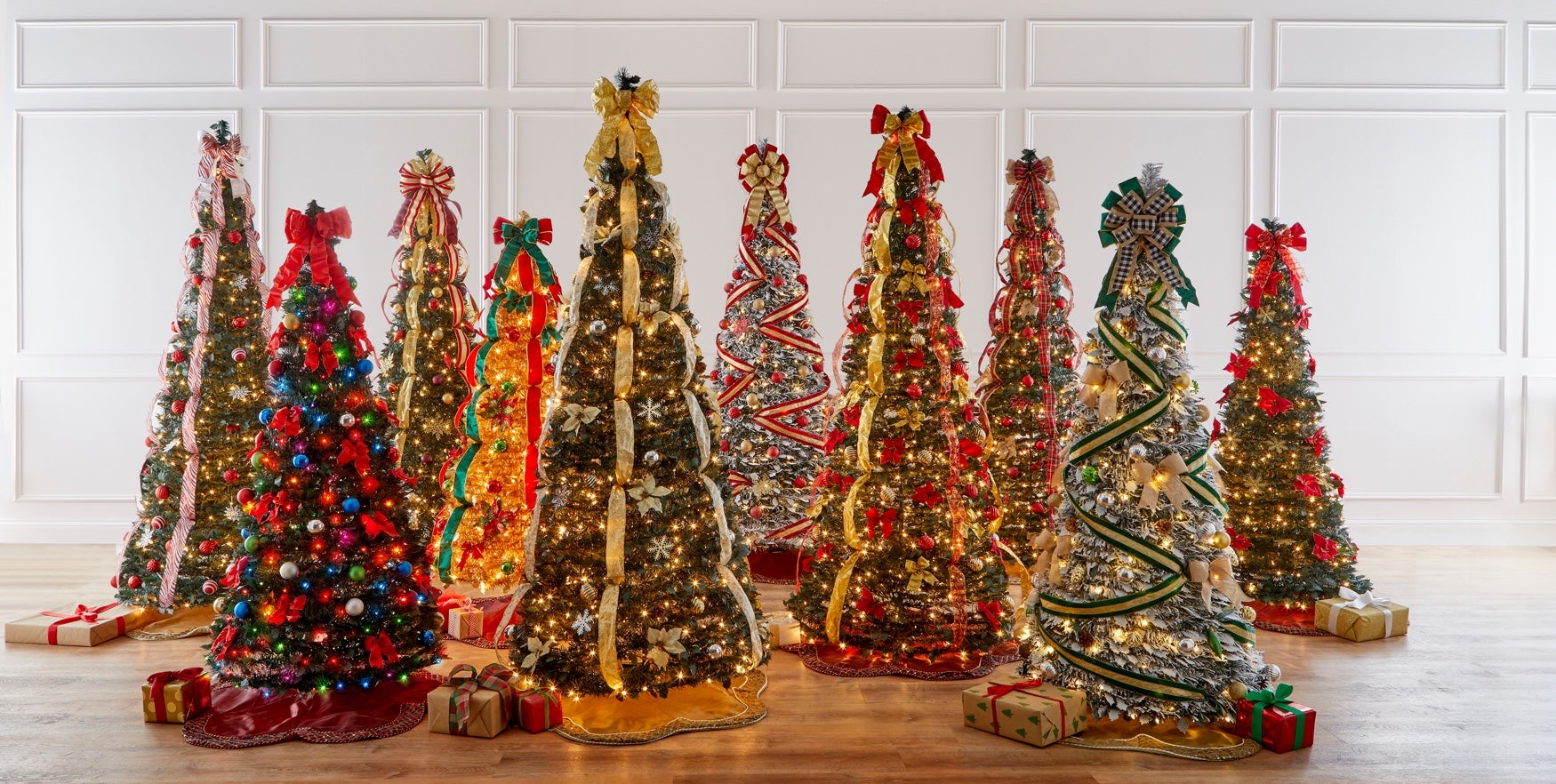 Fully Decorated Pre-Lit 7½’ Pop-Up Christmas Tree image number 3