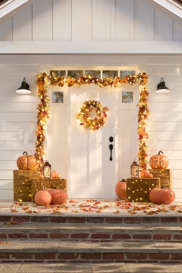 Pre-Lit Harvest Daisy Wreath image number null