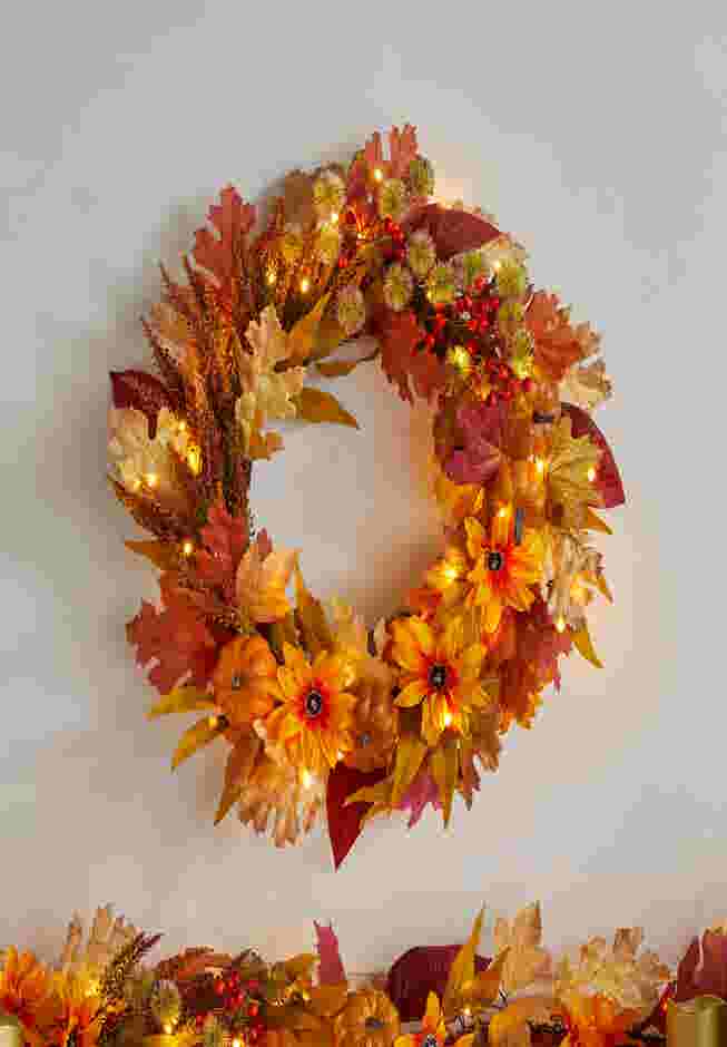 24" Pre-Lit Harvest Daisy Wreath image number 0