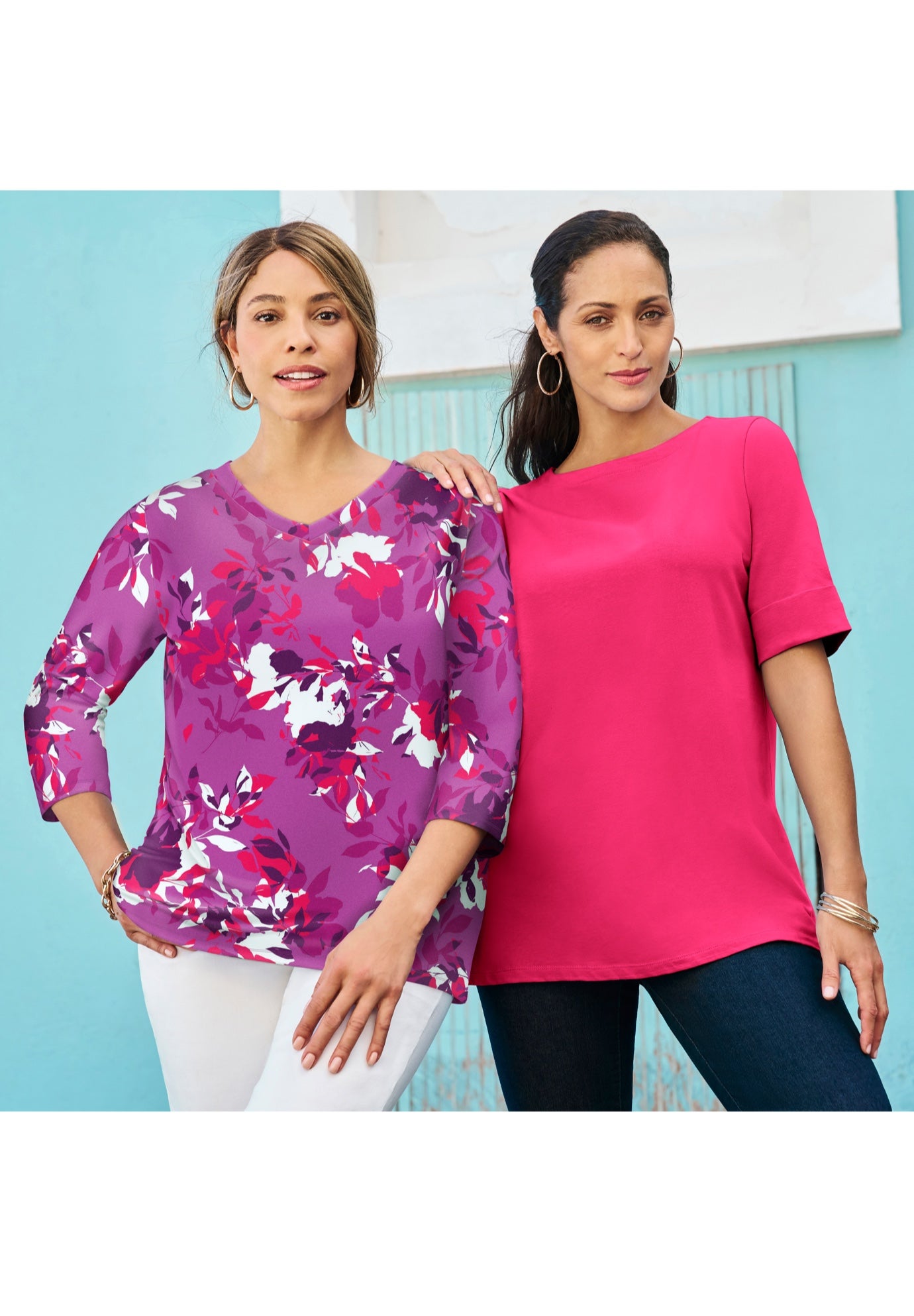 Stretch Cotton V-Neck Tee image number 4