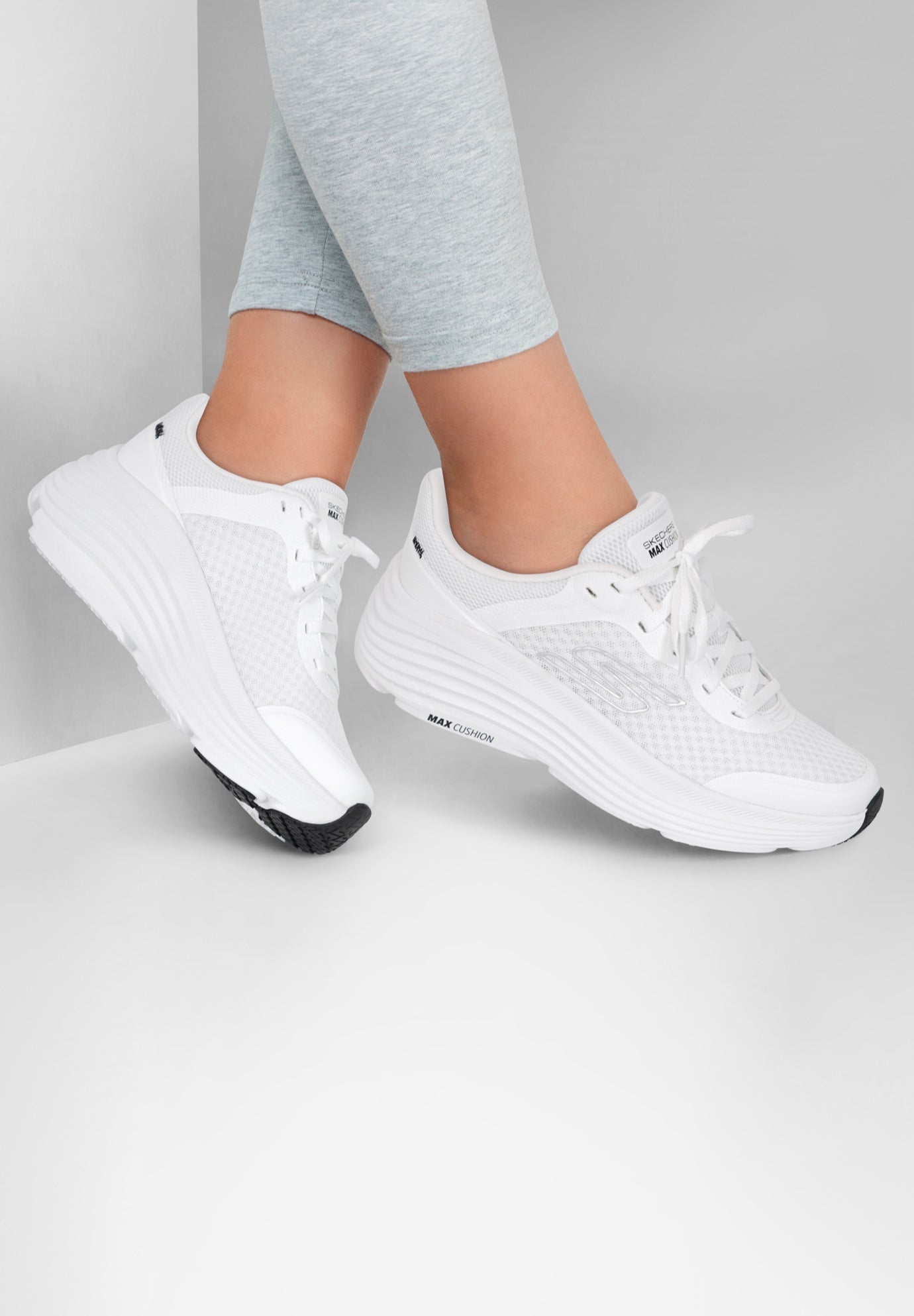 The Max Cushioning&trade; Endeavour Walking Shoe image number 0