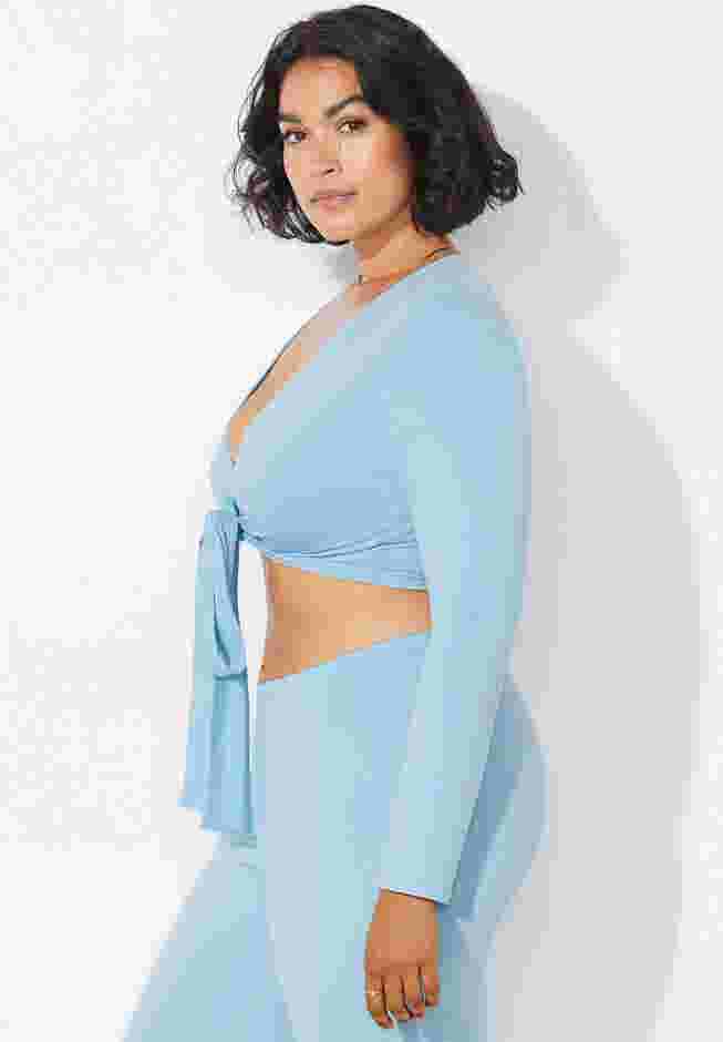 The '70s Tie Front Top image number 7