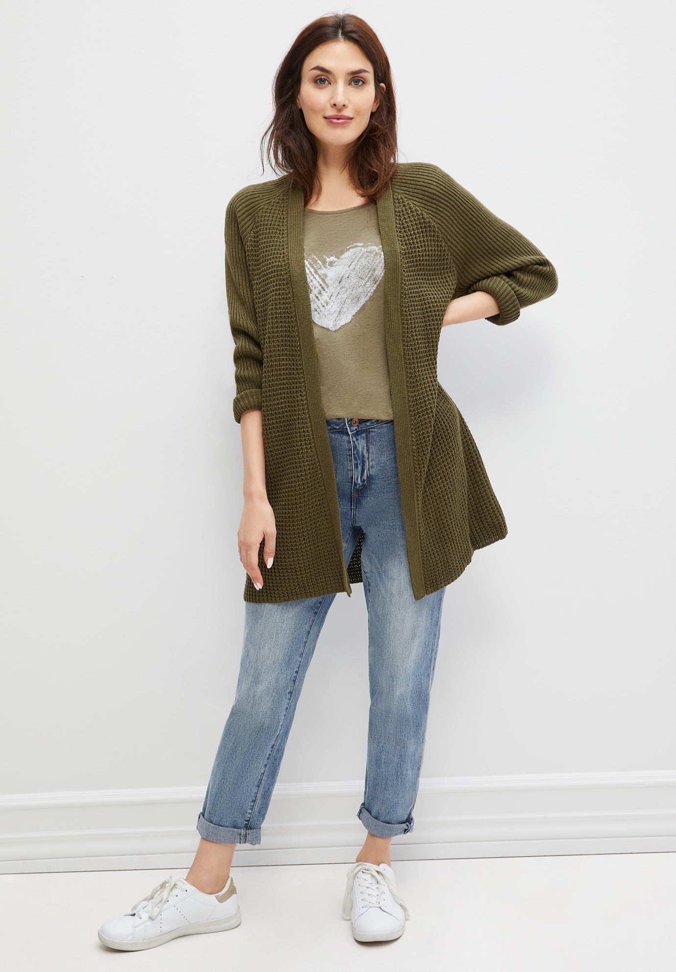 Mid-Rise Stretch 5-Pocket Relaxed Fit Boyfriend Jeans image number 0