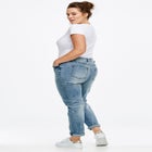 Mid-Rise Stretch 5-Pocket Relaxed Fit Boyfriend Jeans image number null