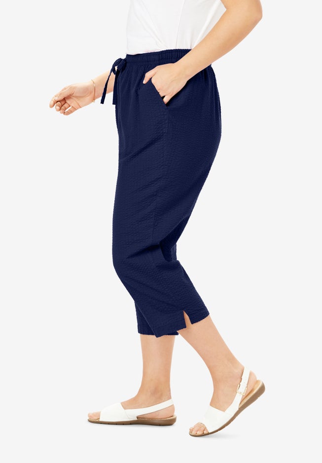 Seersucker Pull-On Elastic-Waist Capri Pants image number 2