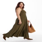 Sleeveless Sweetheart Dress image number null