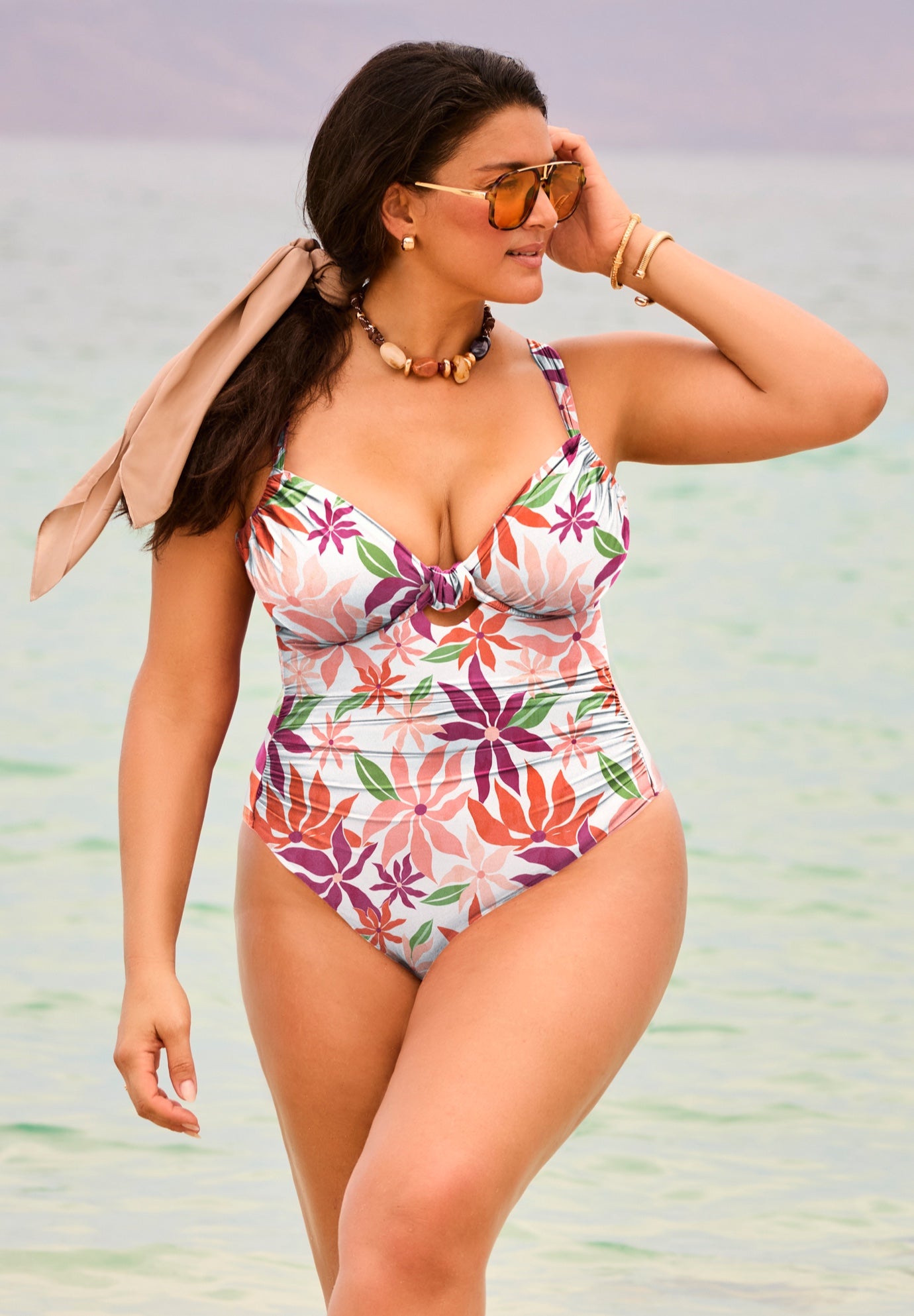 Lightweight Underwire One Piece Swimsuit image number 0